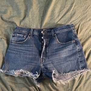 Levi’s 501 shorts size 31